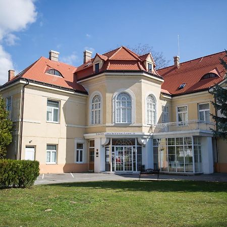 Milde'S Apartment Near The City Center - Hospodarska Street トルナヴァ エクステリア 写真