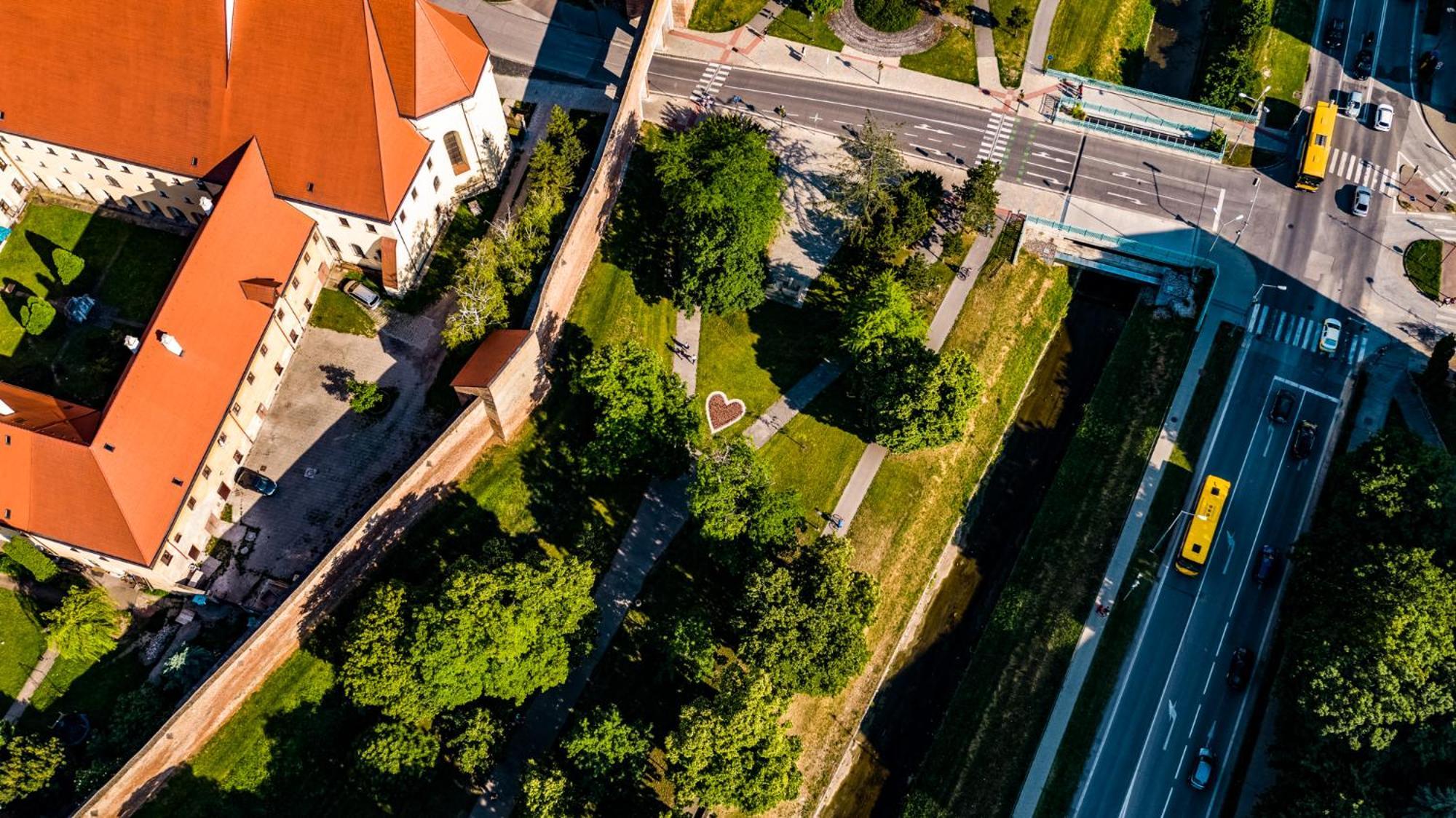 Milde'S Apartment Near The City Center - Hospodarska Street トルナヴァ エクステリア 写真